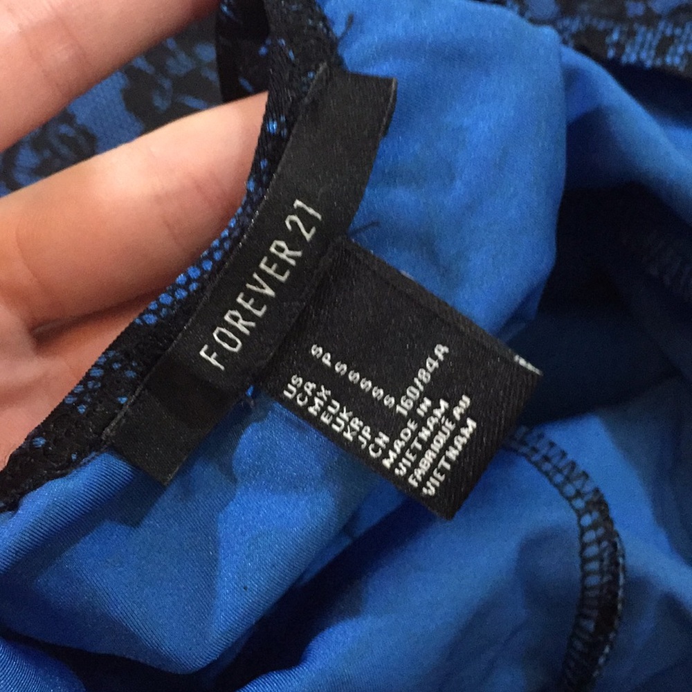 2 bodycon dresses off shoulder and low back lace - Picture 4 of 7